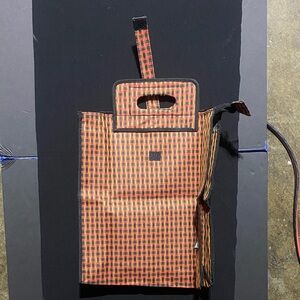 Stylish Checkered Travel Bag - Black and Orange